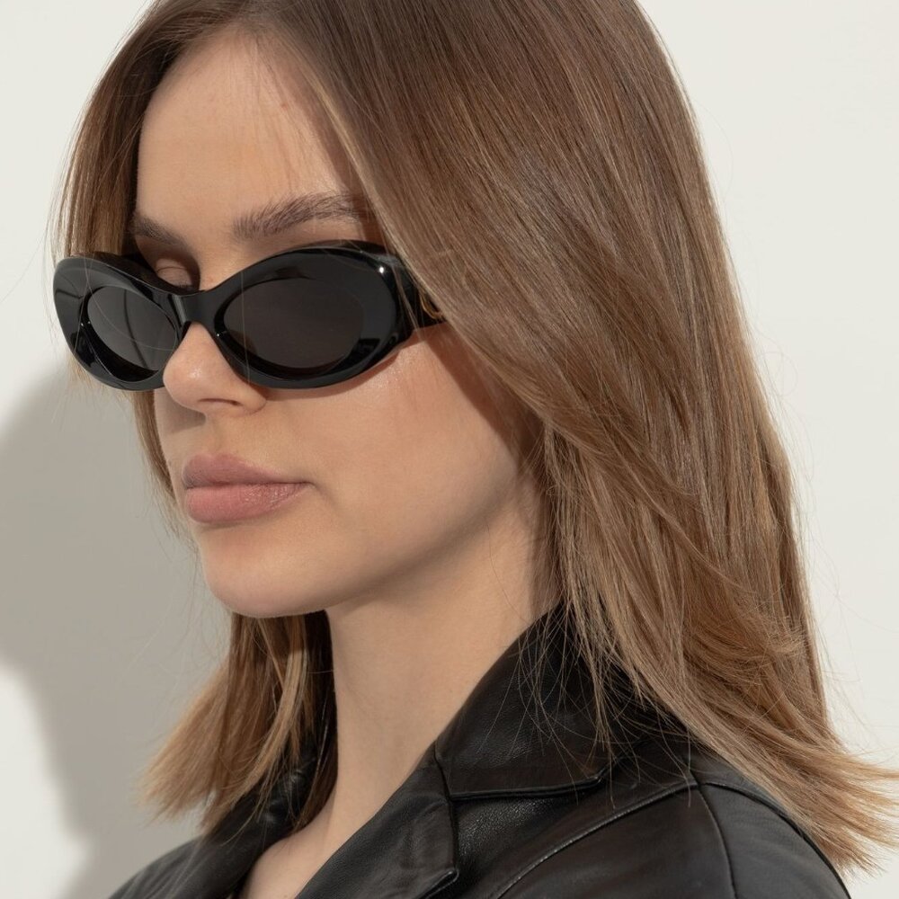 NEW VALENTINO SUNGLASSES BLACK GRAY WOMEN EYEWEAR VALENTINO VLS-178A
